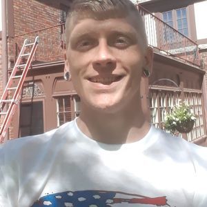 Meet your Posher, Dustin